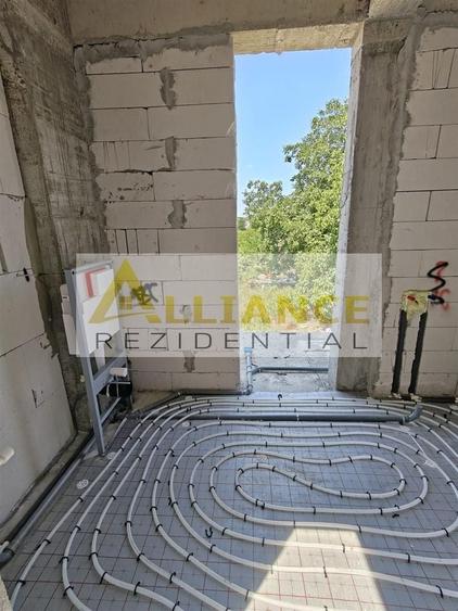 Casă individuală cu 5 camere cu Canalizare în Central