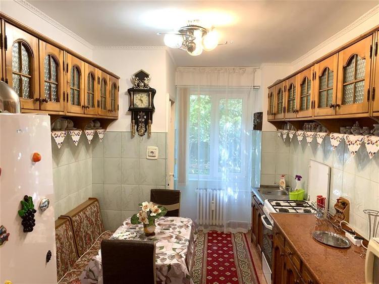 RECO Apartament 3 camere de inchiriat , 66 mp, parter, Bulevardul Decebal aproap - 7