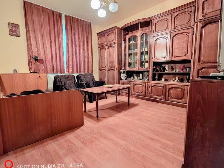 Casă cu 6 camere cu Teren 960 Mp în Ronaț