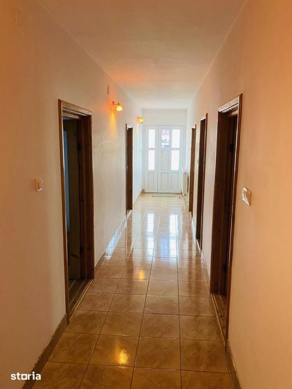 Casă cu 4 camere cu Teren 412 Mp în Central