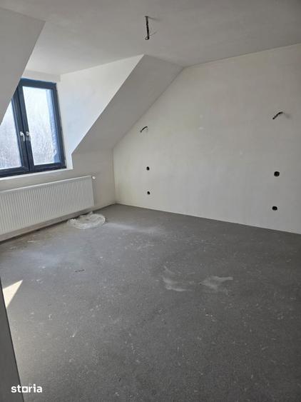 Apartament cu 2 camere în Micro 17