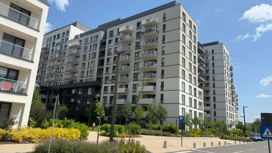 Apartament cu 3 camere decomandat în Baza 3