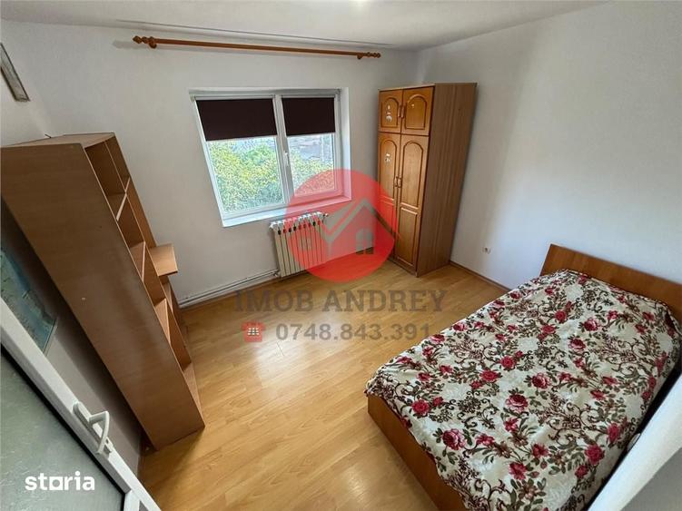 Casă cu 3 camere cu Teren 300 Mp în Central