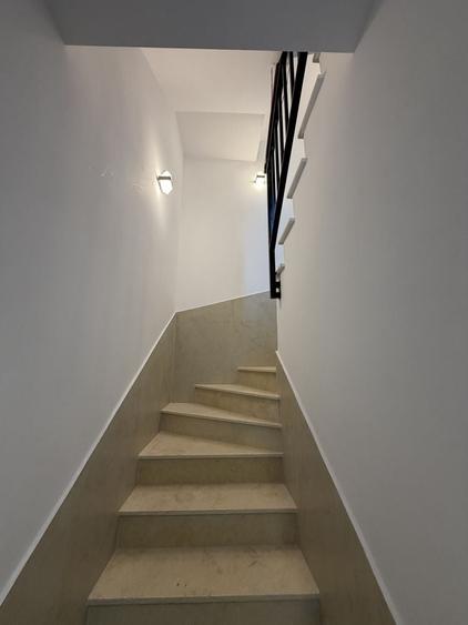 Casă cu 4 camere în Exterior Vest