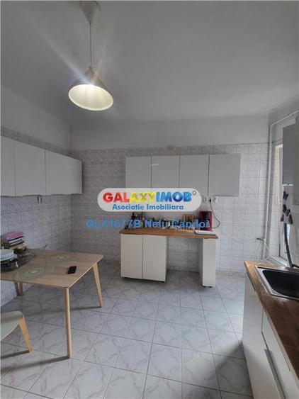 Apartament cu 5 camere decomandat, mobilat în Pache Protopopescu