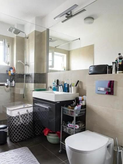 Apartament cu 2 camere semidecomandat, mobilat în Borhanci