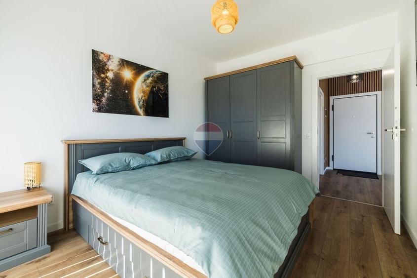 Apartament cu 2 camere decomandat, mobilat în Tractorul