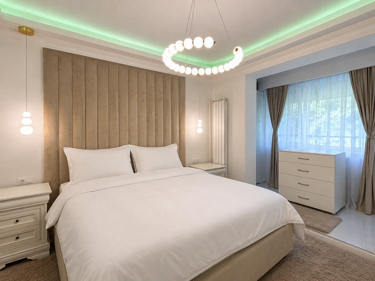 Apartament cu 4 camere semidecomandat în Tomis Nord