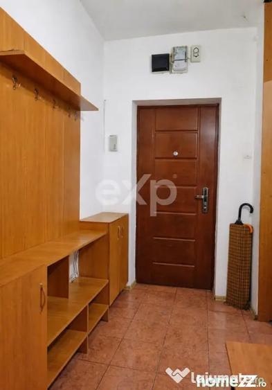Apartament cu 4 camere decomandat în Craiovei
