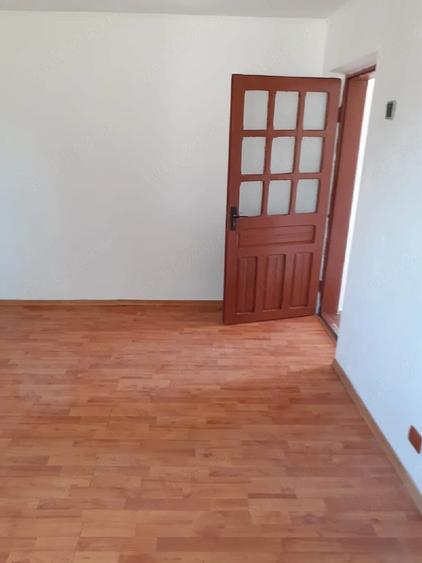 Casă cu Teren 1000 Mp în Bradu