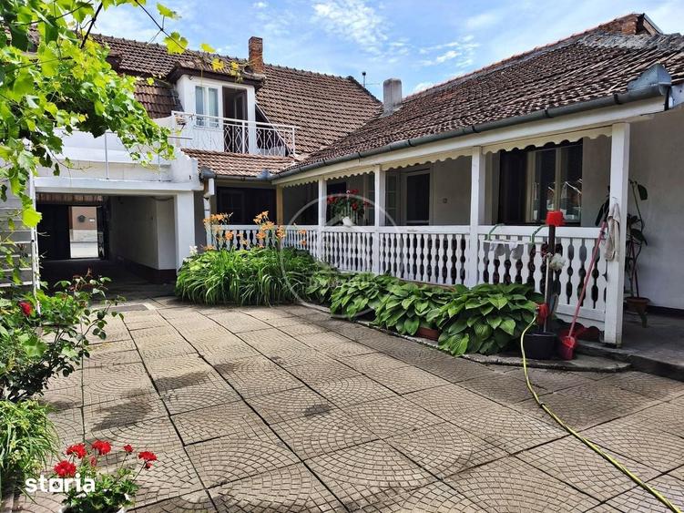Casa de vanzare cu 7 camere de tip P+M in Sanmartin, Bihor - 2