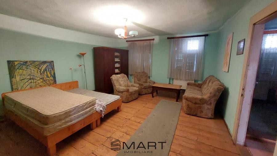 Casă cu 5 camere cu Teren 1425 Mp în Ultracentral