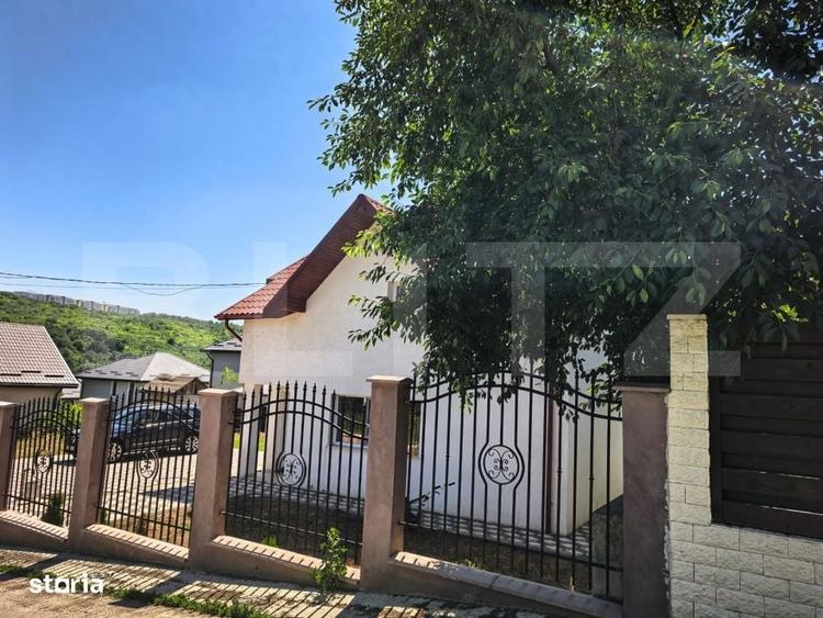 Casă cu 4 camere în Rediu