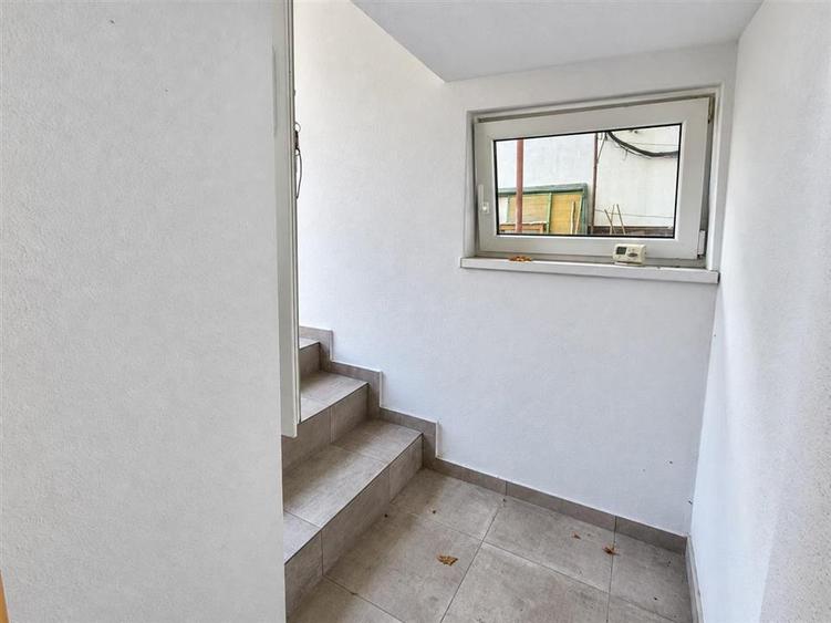 Casă individuală cu 4 camere cu Teren 450 Mp în Lazaret