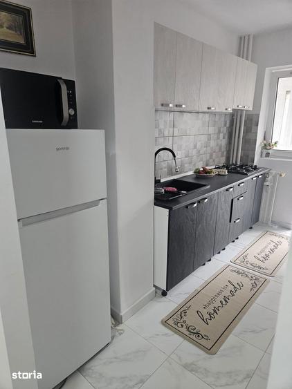Apartament cu 3 camere, mobilat în Vatra Luminoasă
