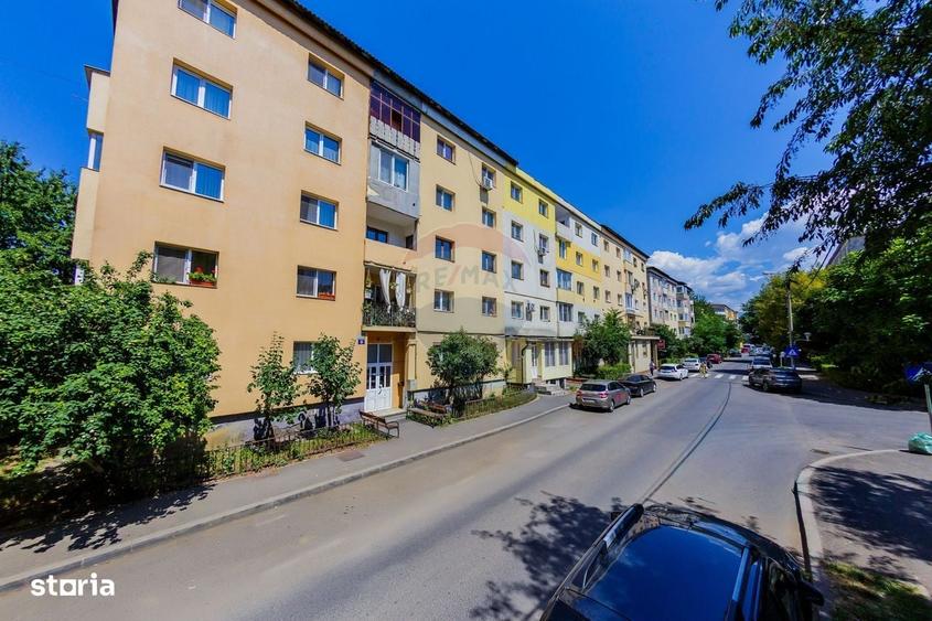 Apartament cu 4 camere decomandat în Republicii