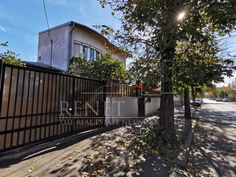 Casă individuală cu 3 camere cu Canalizare în Rahova