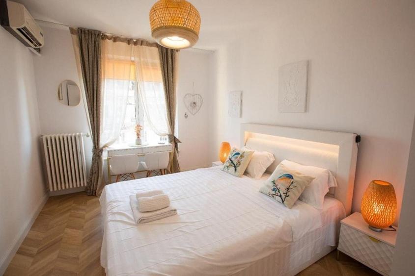 Apartament cu 2 camere decomandat, mobilat în Calea Victoriei
