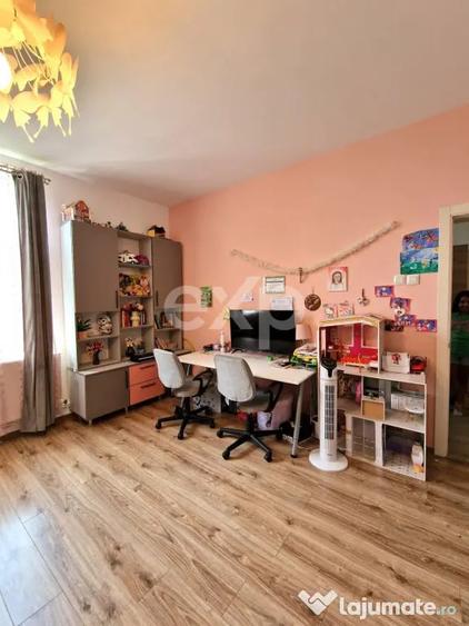 Casă cu 7 camere cu Teren 1500 Mp în Răzvad
