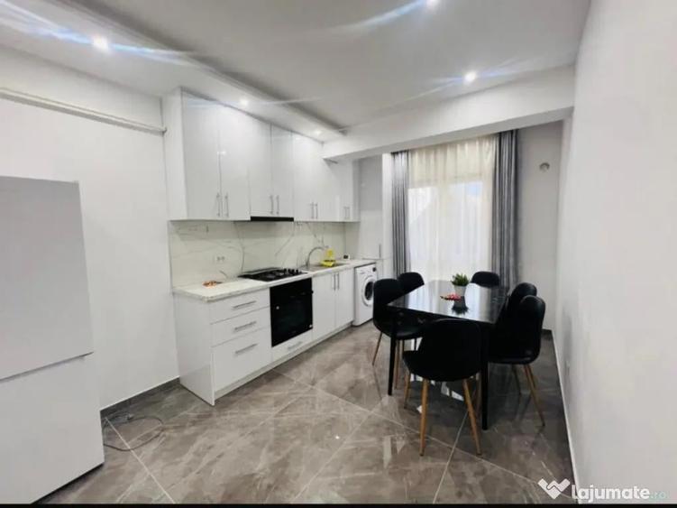 Apartament cu 2 camere semidecomandat în Rădăuți