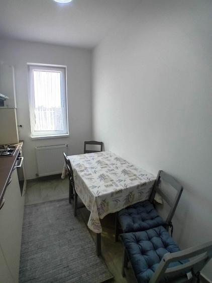 Garsonieră decomandată în Apărătorii Patriei