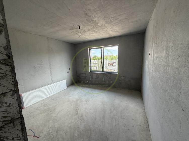 Casă individuală cu 4 camere cu Teren 498 Mp în Exterior Est