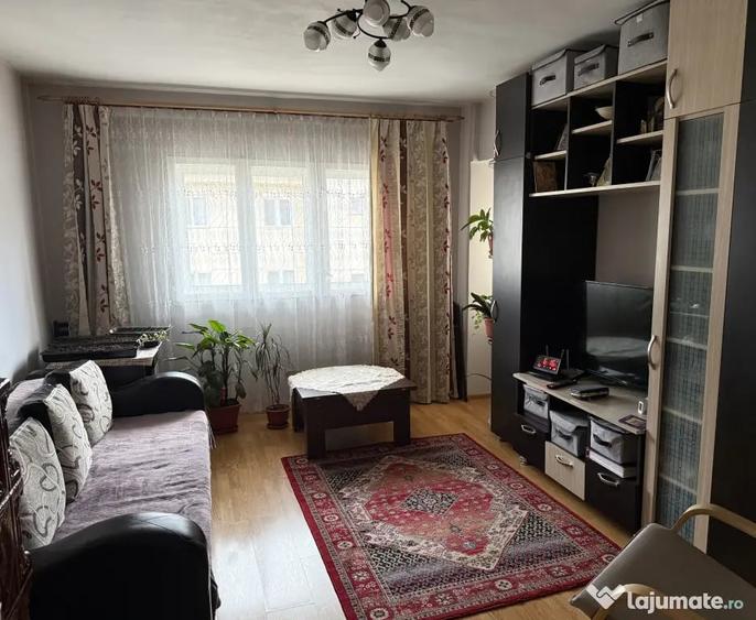 Apartament cu 4 camere decomandat în Ultracentral