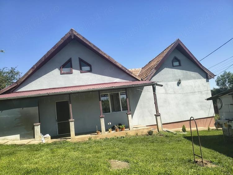 Casă cu Teren 1450 Mp în Luna