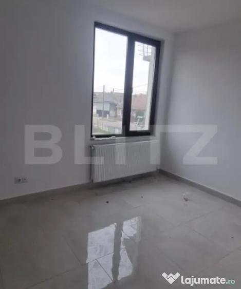 Spațiu comercial, de 1,000 mp, în Central