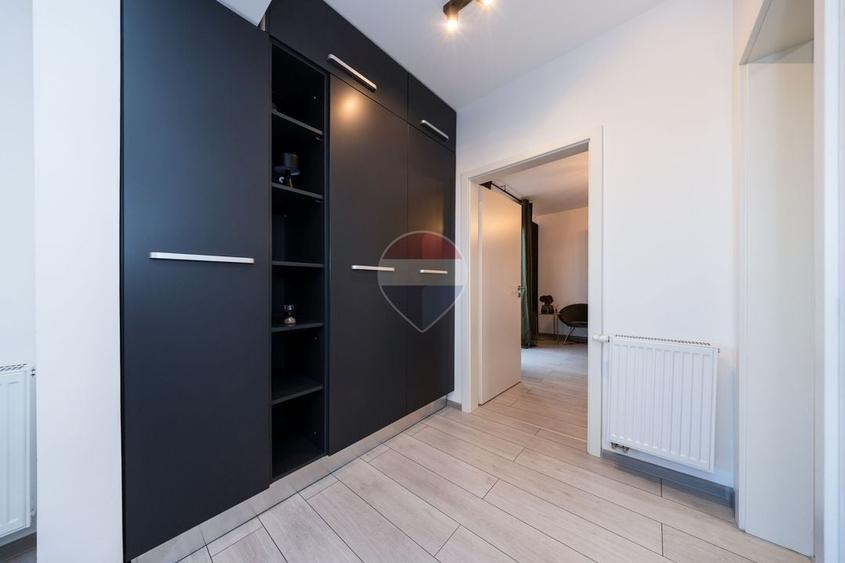 Apartament cu 2 camere semidecomandat, mobilat în Bartolomeu