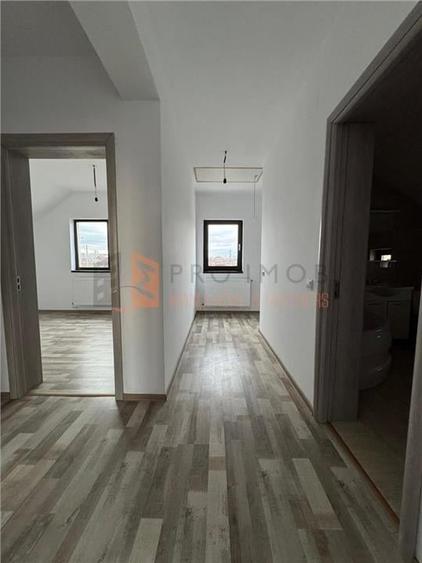 Casă individuală cu 5 camere cu Canalizare în Stâlpu