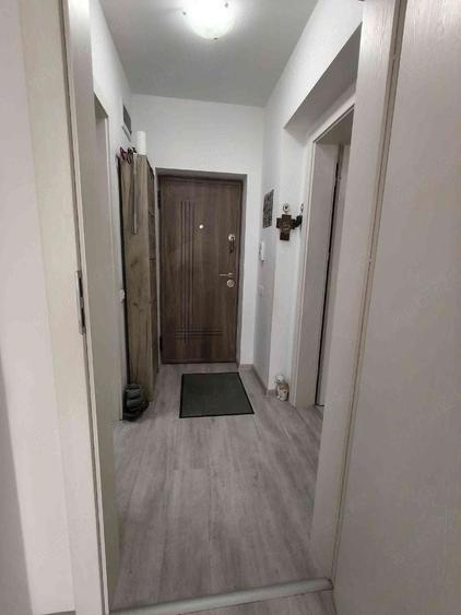 Apartament cu 2 camere semidecomandat în Titan