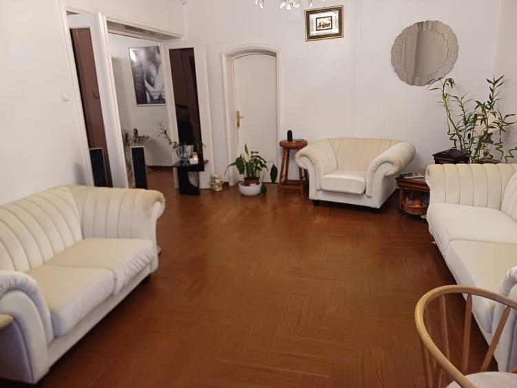 Apartament cu 4 camere circular în Muncii