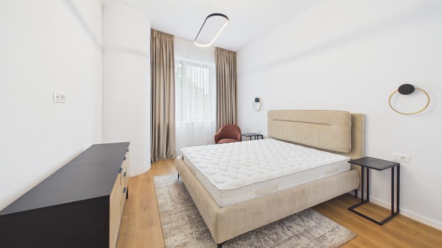 Apartament cu 2 camere semidecomandat în Grivița