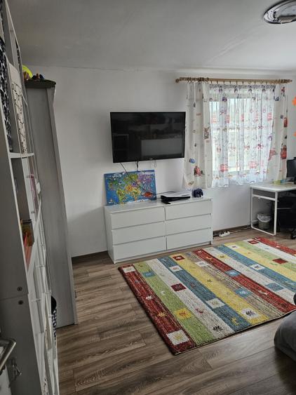 Casă cu 4 camere în Tăuți