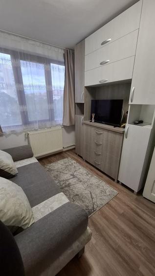Garsonieră decomandată în Central