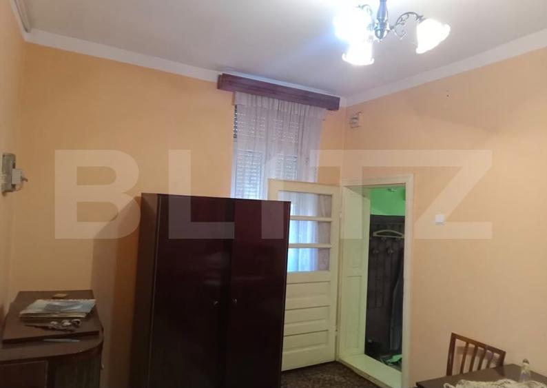 Casă individuală cu 3 camere cu Canalizare în Vest