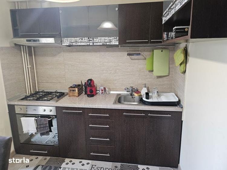 Apartament cu 3 camere decomandat în Steaua