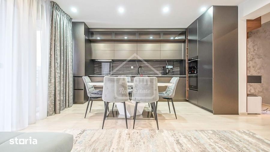 Apartament cu 4 camere decomandat în Tractorul