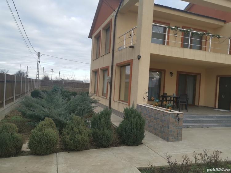 Casă cu 4 camere cu Teren 1385 Mp în Central