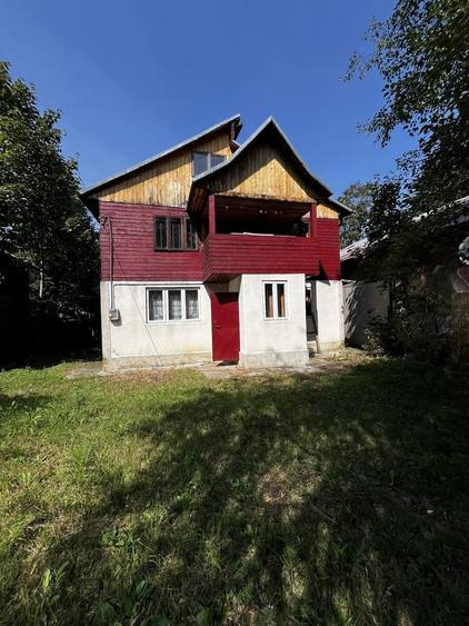Casă cu 4 camere în Lepșa
