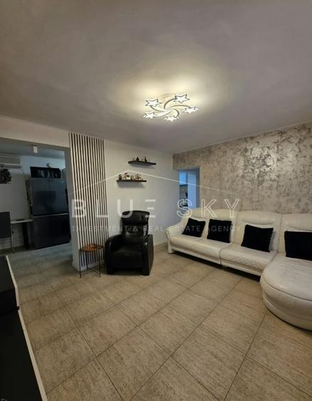 Apartament cu 3 camere decomandat, mobilat în Kamsas