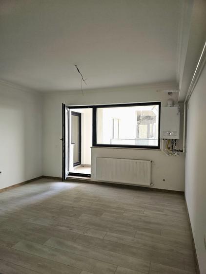 Apartament cu 3 camere decomandat în Energia
