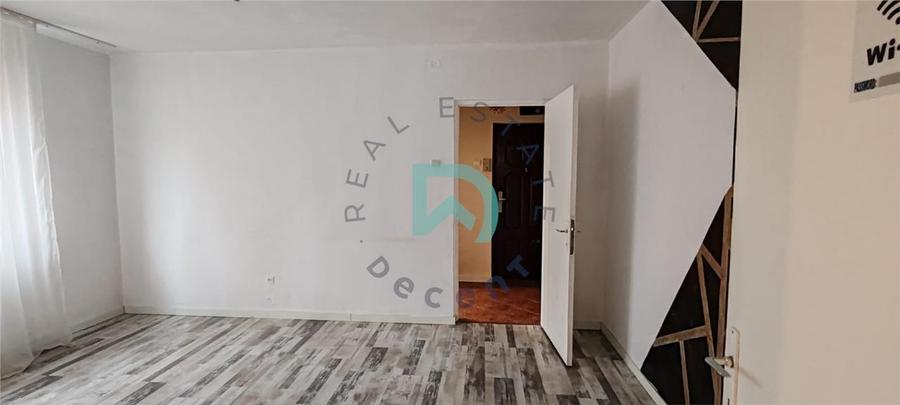 Apartament cu 2 camere semidecomandat în Florilor