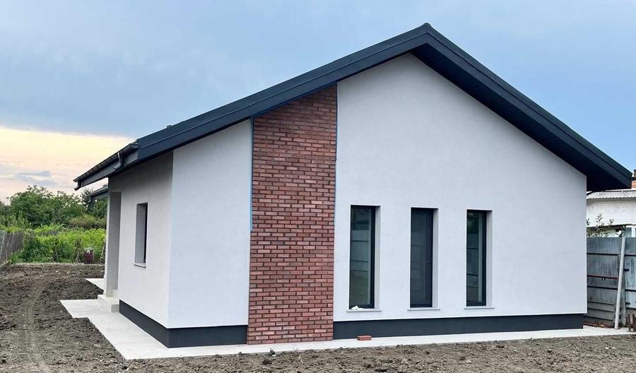 Casă cu 4 camere în Vânători