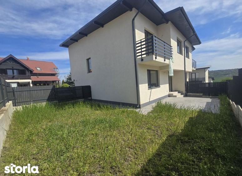 Casă cu 4 camere cu Teren 250 Mp în Valea Lupului