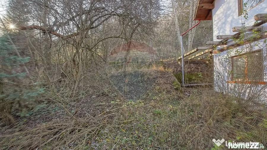 Casă cu 2 camere cu Teren 1000 Mp în Central