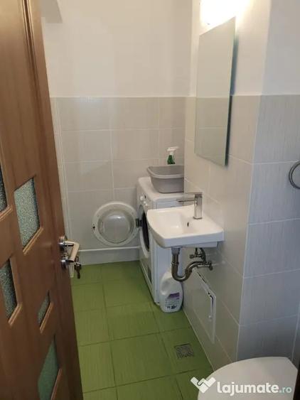 Apartament cu 3 camere decomandat în Aviației