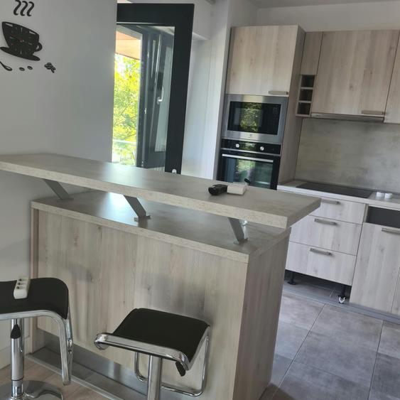 Apartament cu 2 camere semidecomandat în P-ta Presei Libere
