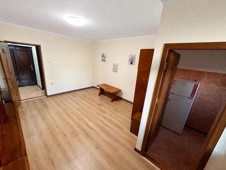 Garsonieră decomandată în Piața Nouă